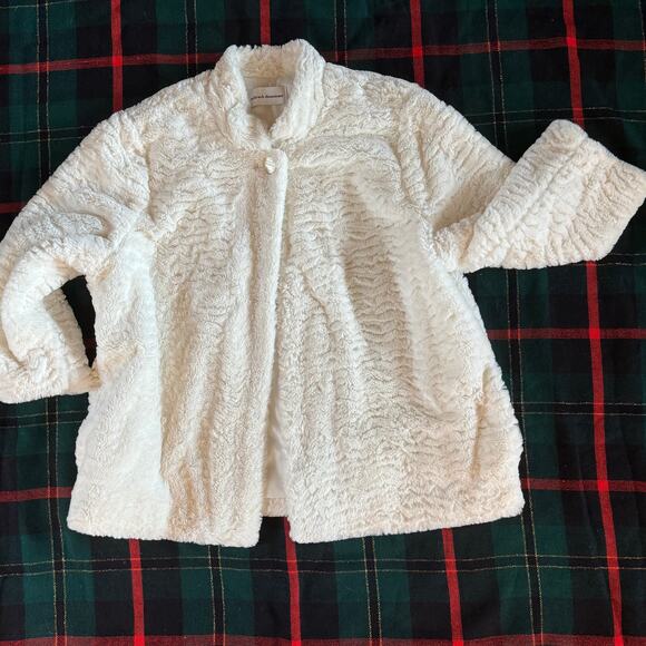 Sculpted White Faux Fur One-Button Short Jacket Sz 14 in PRISTINE Condition - Picture 1 of 6